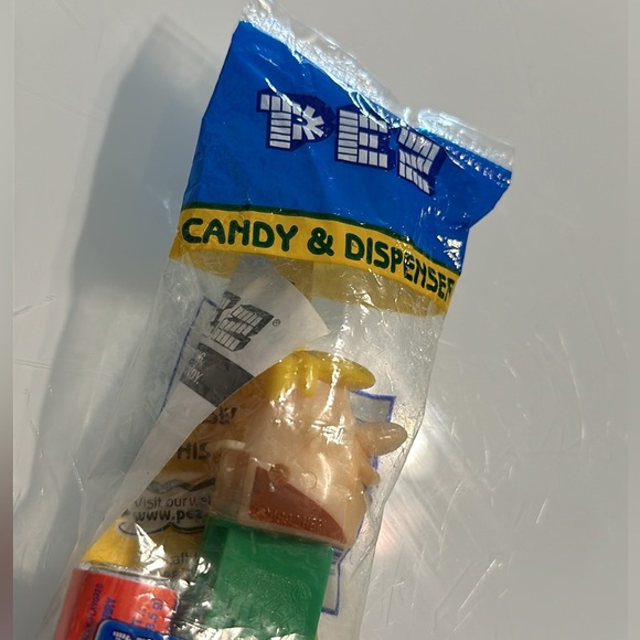 Vintage Collector PEZ Flintstones Dispenser SEALED with Gums - Picture 4 of 6